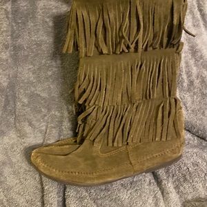 Minnetonka 3 Layer Fringe Boot
